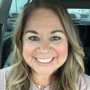 Meet your Posher, Nora